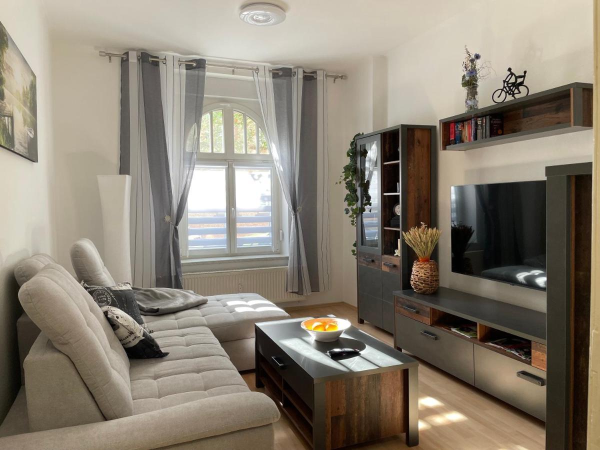 Moderne 3 Raum Altbau Etw Bis 4 Gaeste, Naehe Staatstheater, Parkplatz, Netflix, Vollausstattung Apartment *